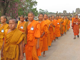 Protestmarsch buddhistischer Mönche.(Kambodscha)